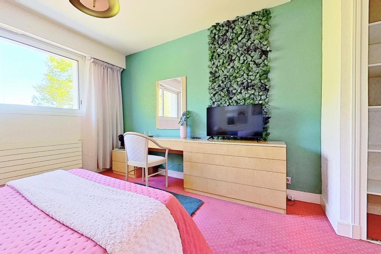 Les Jardins De La Muse, Piscine Couverte, Et Fitness Guest house